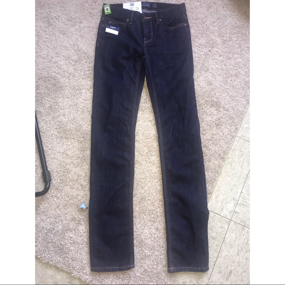 PATAGONIA SIZE 24(00) straight leg women’s jeans
